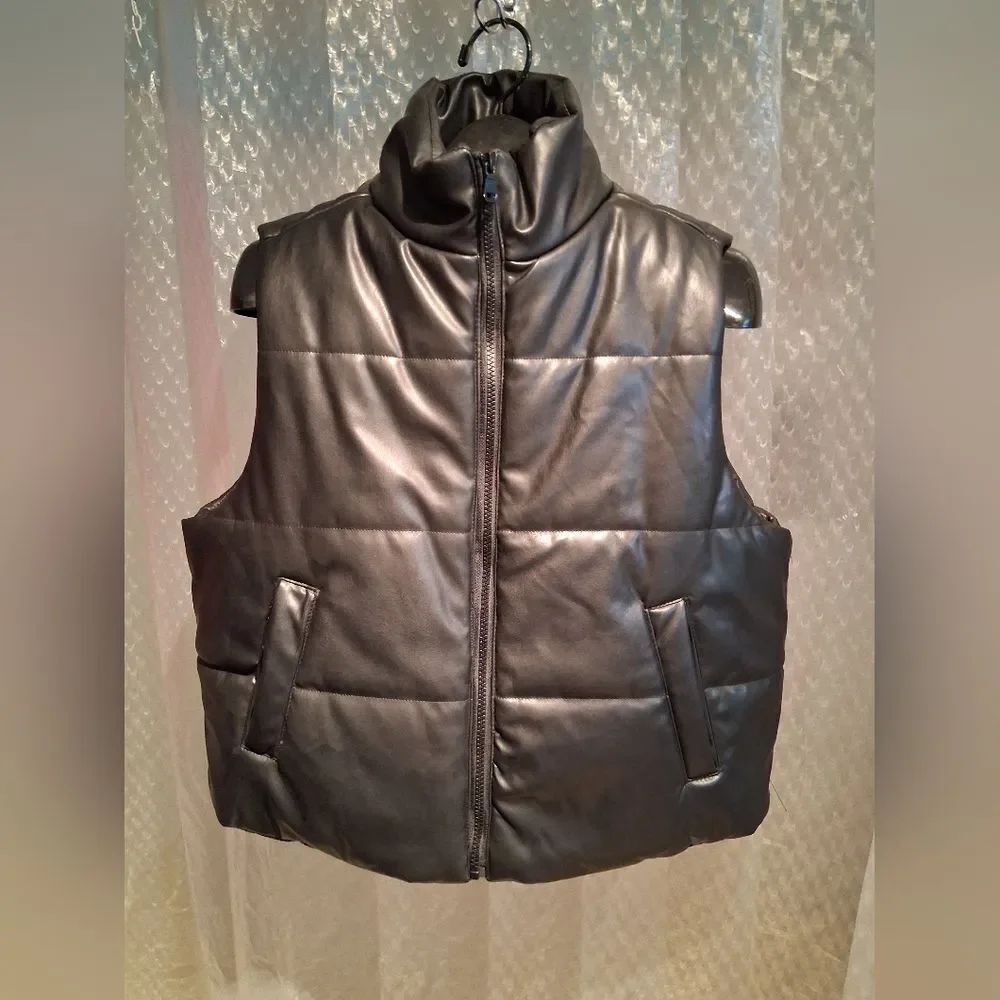 Crave Fame Women's Black Quilted Puffer Vest Sz L Preowned